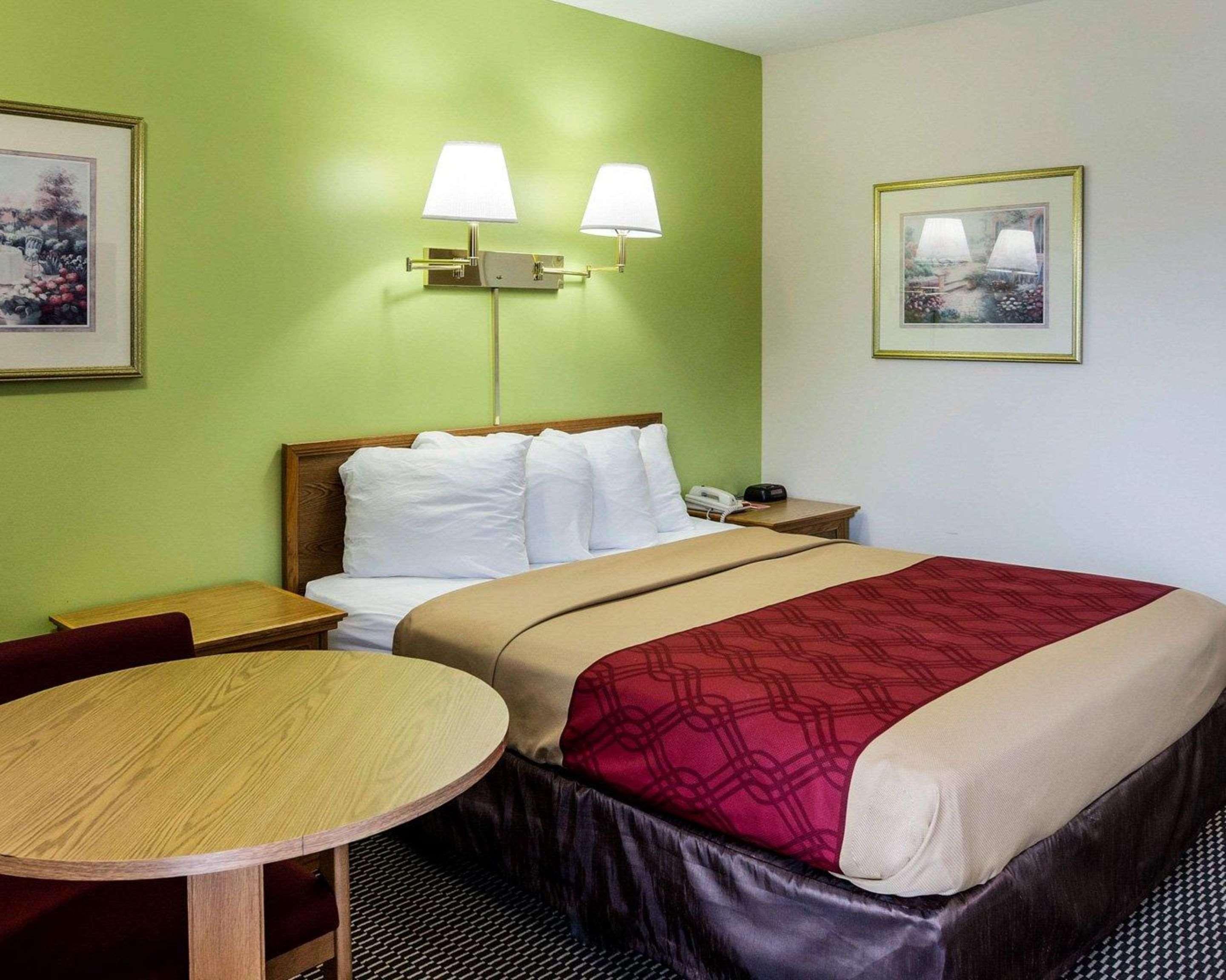 Econo Lodge University Lawrence Eksteriør bilde